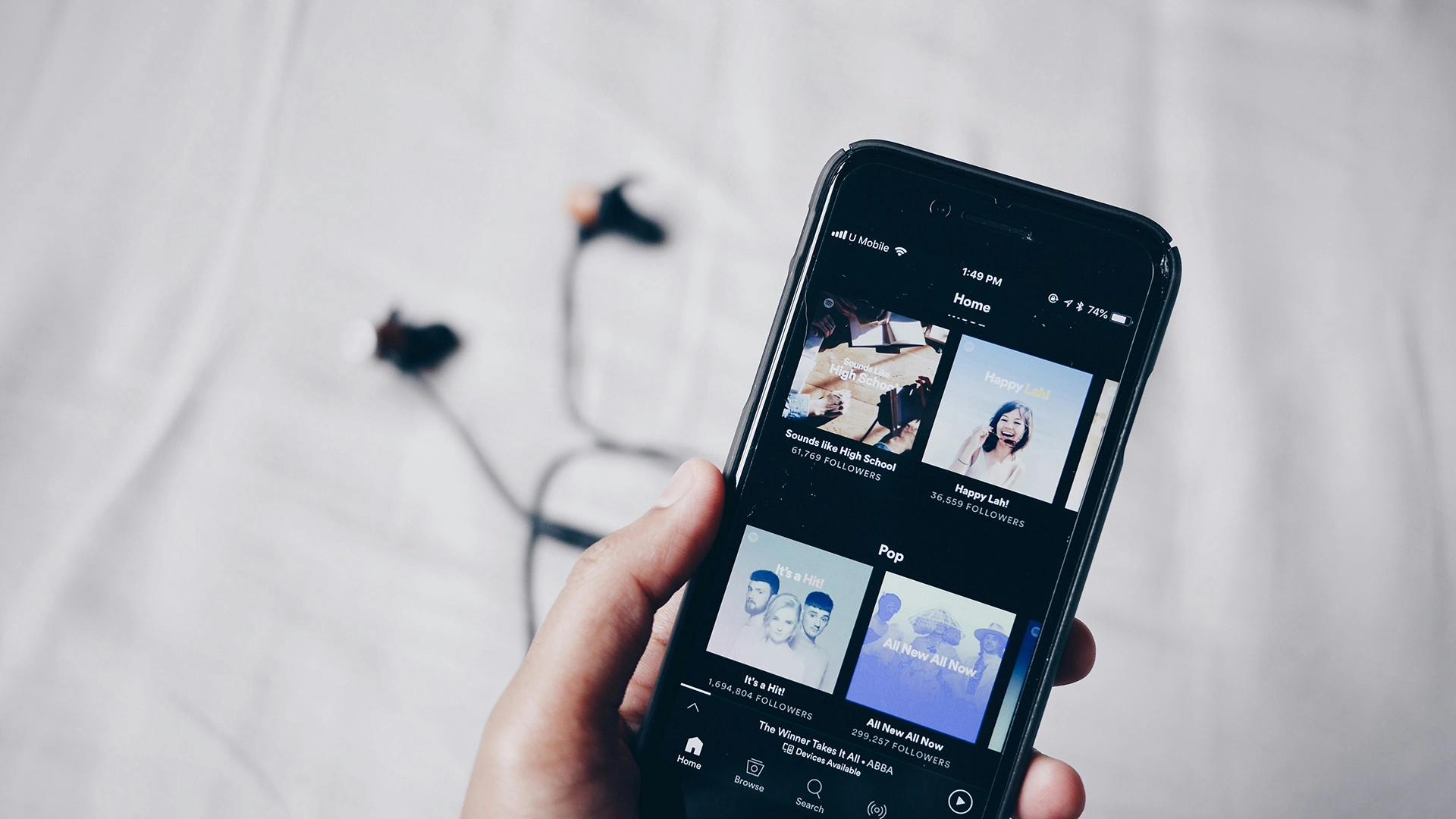 O Spotify Hospedou Podcasts Falsos Vendendo Medicamentos de Prescrição