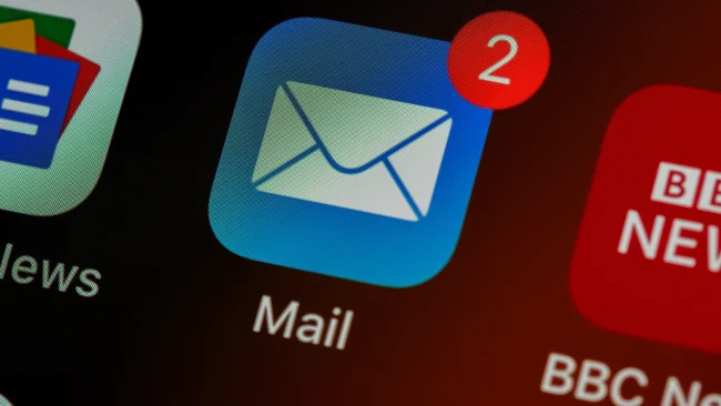 Exclua Emails Antigos para Economizar Água, Aconselha a Agência Ambiental aos Britânicos