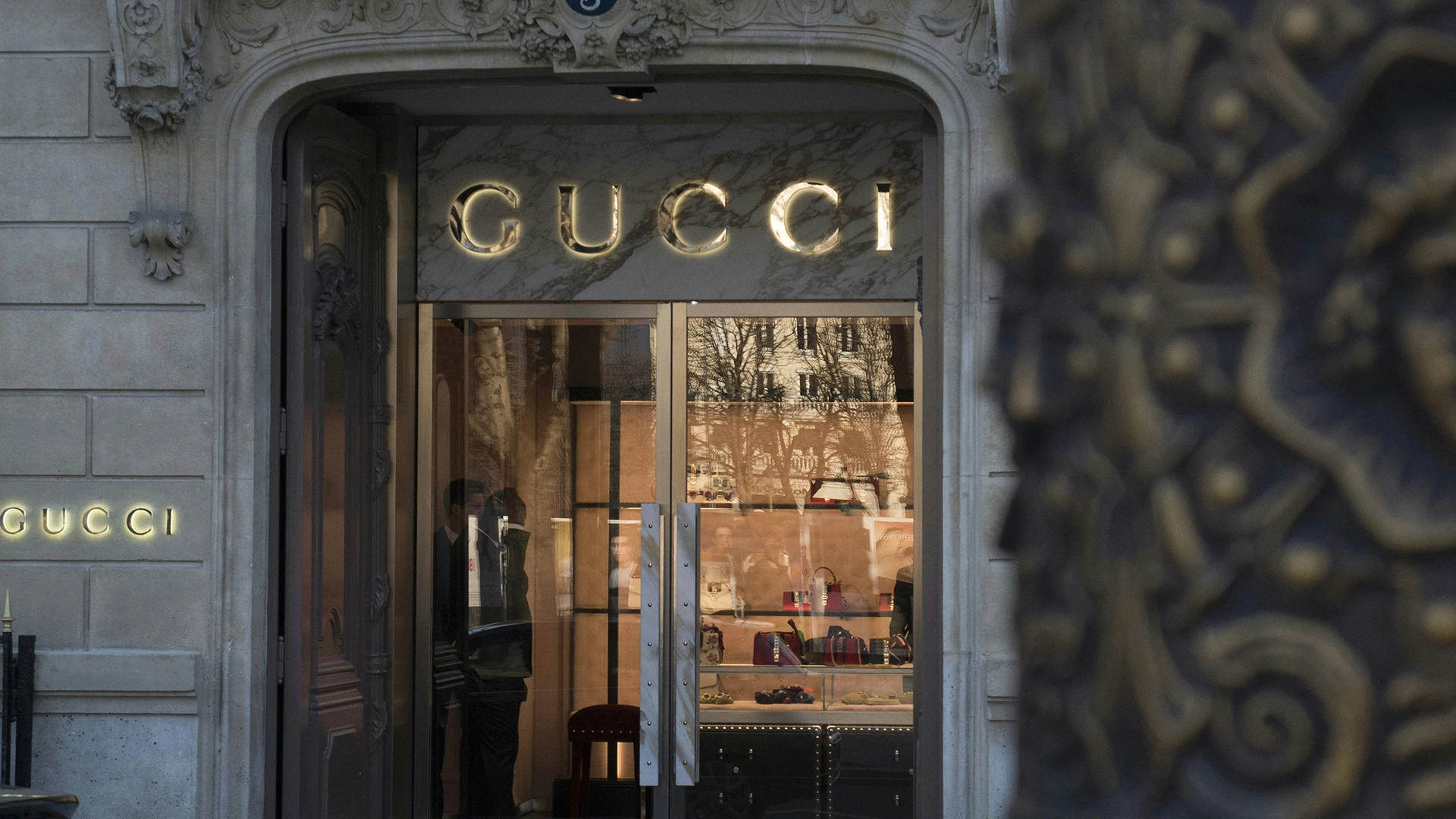 Hackers Exposam Milh&otilde;es em Viola&ccedil;&otilde;es de Dados da Gucci e Balenciaga